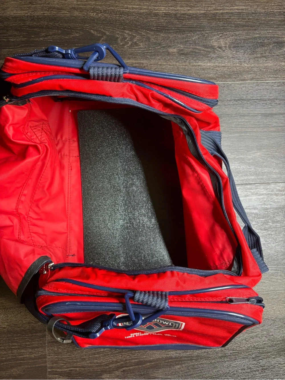 1991 Made by: The Game - SUPER BOWL XXV DUFFLE BAG NFL GIANTS vs. BILLS